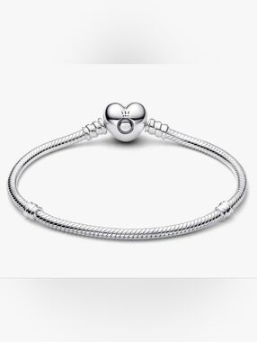 Authentic NEW Pandora Moments Heart & Snake Chain Bracelet S925ALE 6.75"